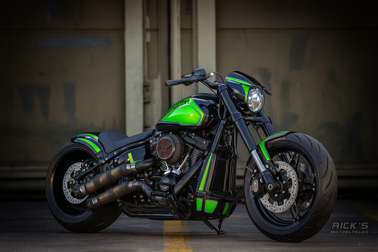 Custom Harley-Davidson Softail FXDR